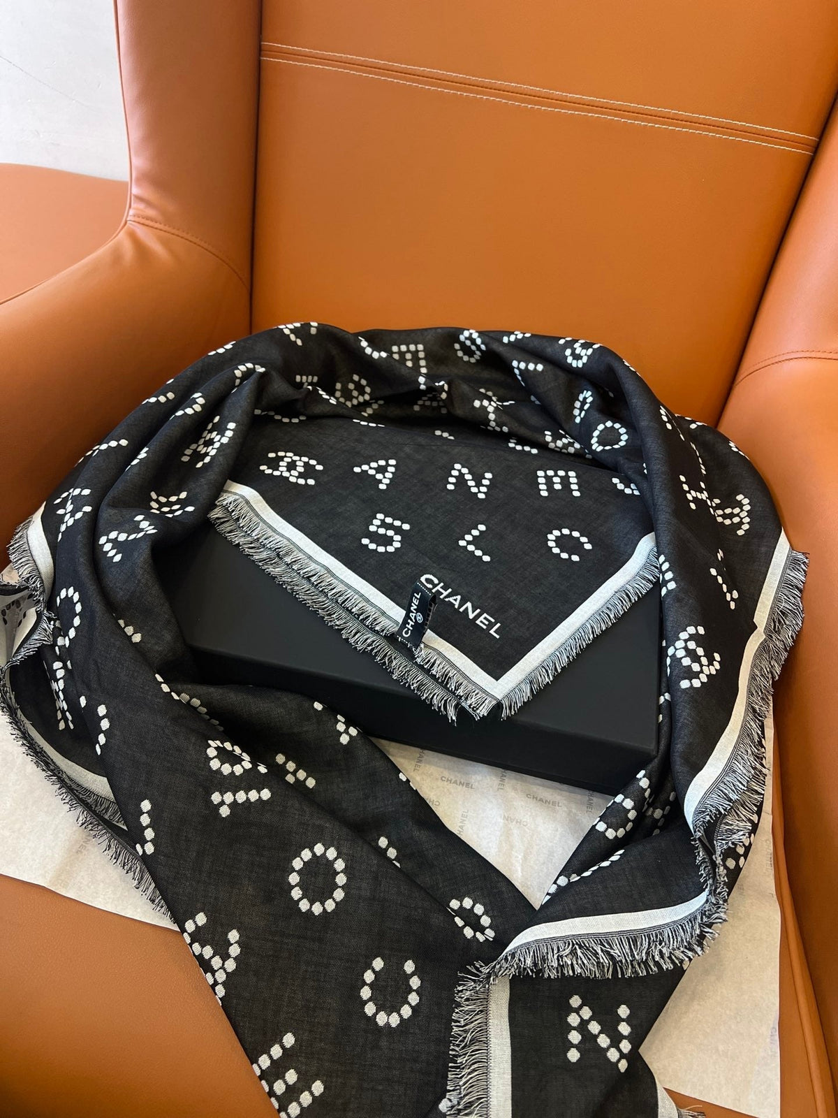 CHANEL 25S SCARF 140 IN WOOL SILK 700811