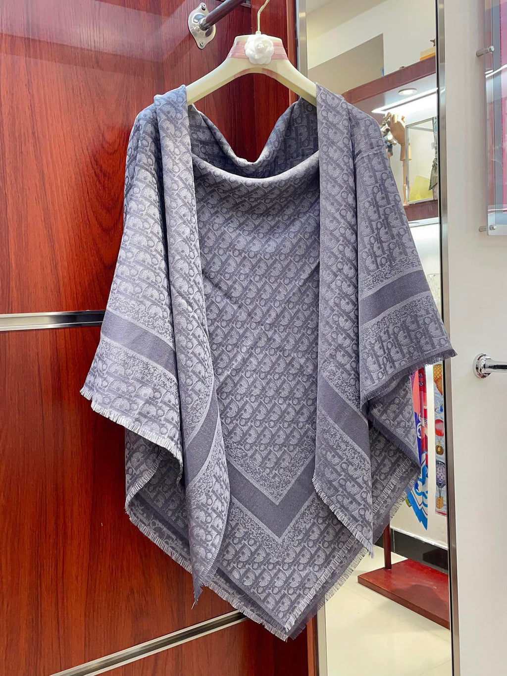 DIOR SQUARE SCARF 140 CM IN COOL GRAY WOOL AND SILK  408661