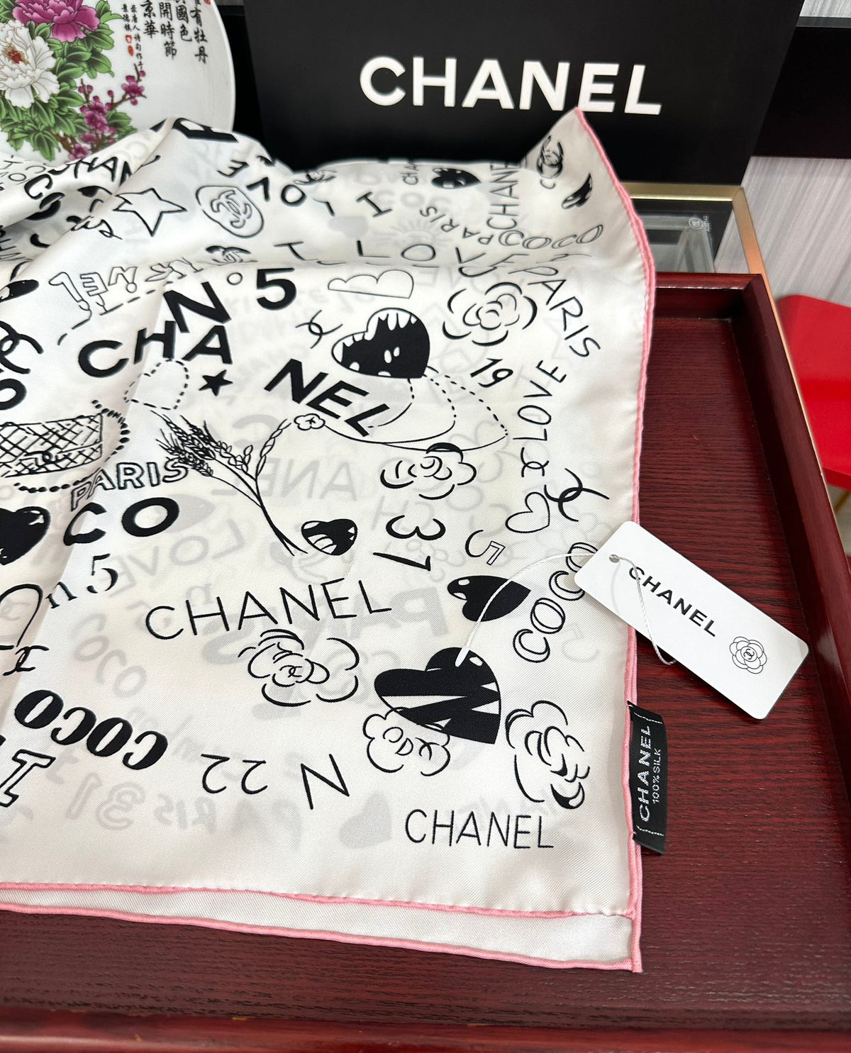 CHANEL 25S SCARF 90 IN SILK 738421