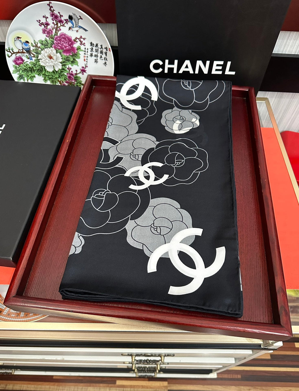 CHANEL 25S SCARF 90 IN SILK 738464