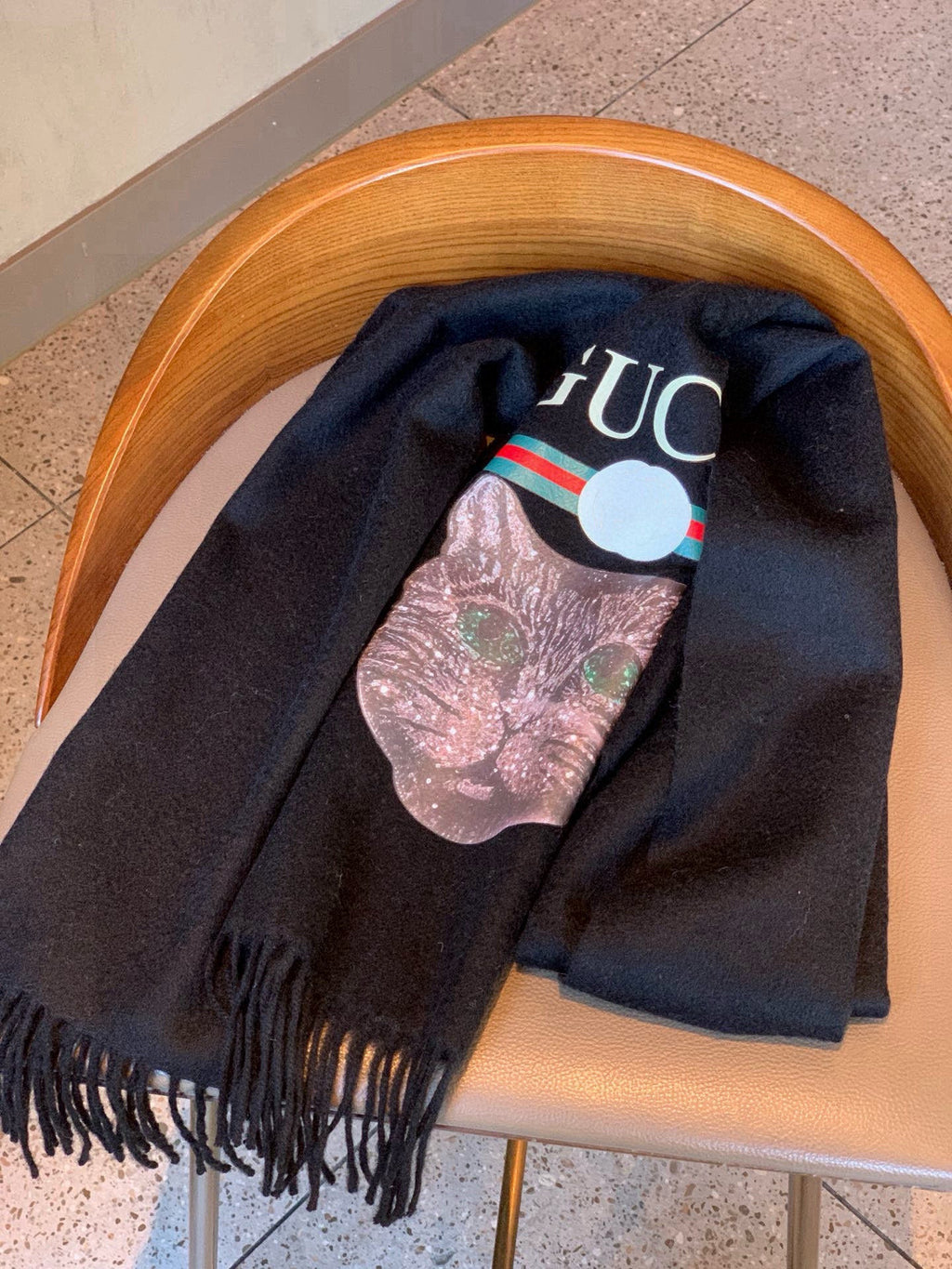 GUCCI 25S SCARF 180 IN CASHMERE 583605