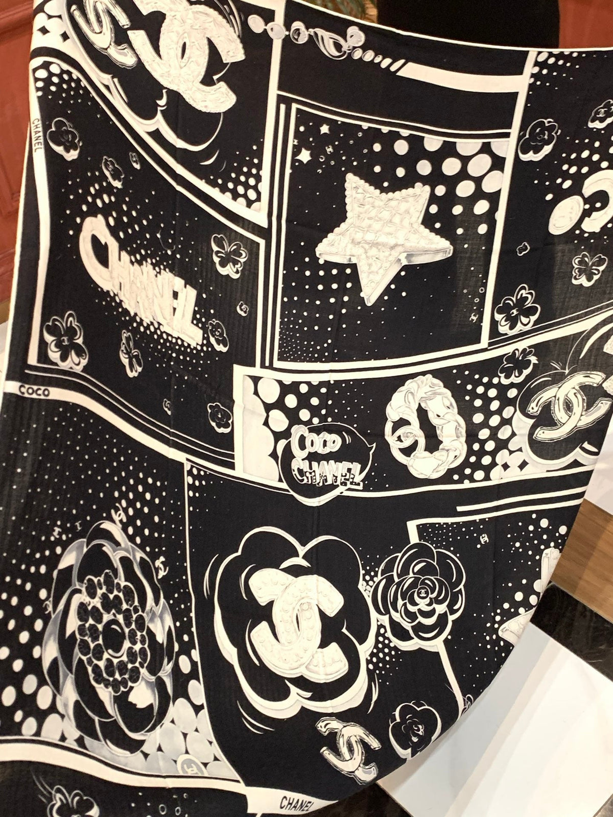 CHANEL 25S SCARF 140 IN SILK AND CASHMERE 931993