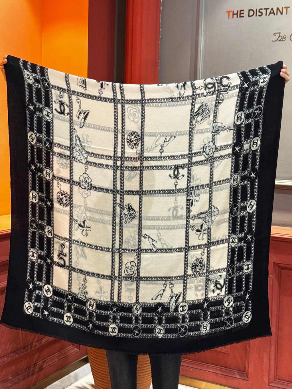 CHANEL 25S SCARF 200 IN CASHMERE 931948