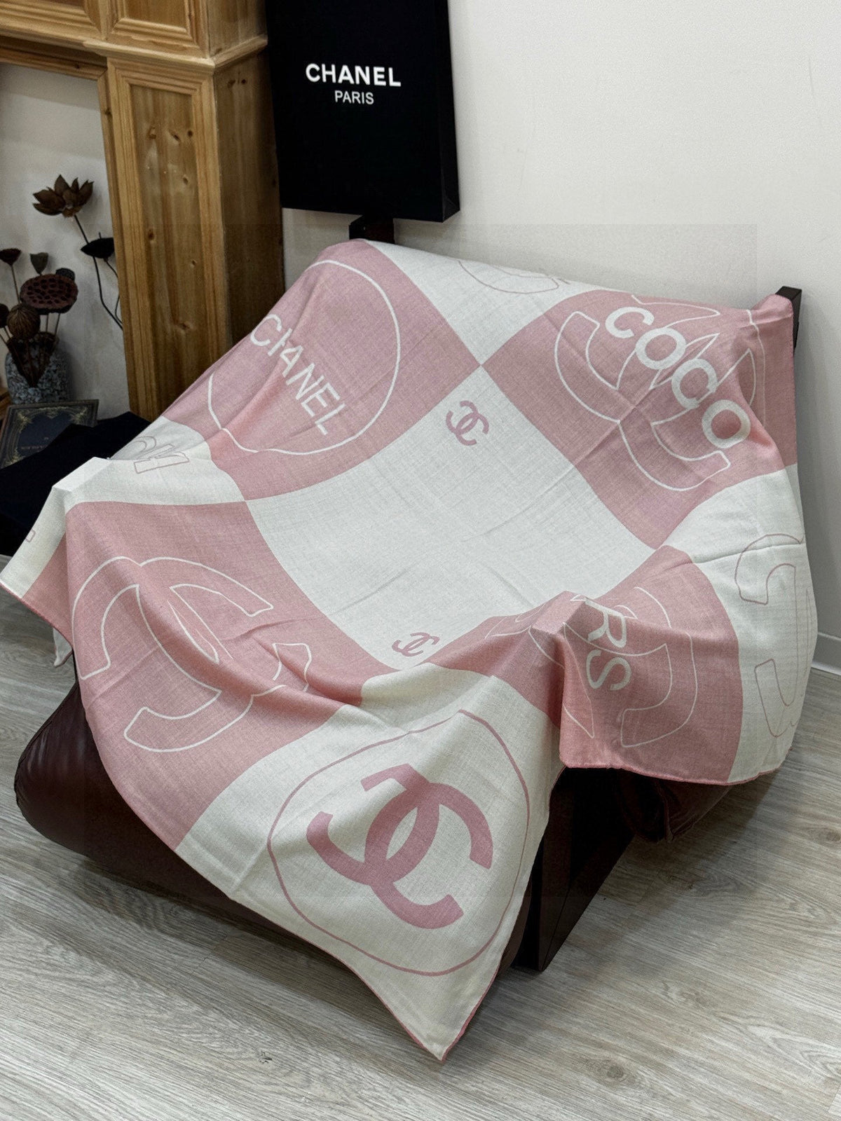 CHANEL 25S SCARF 135 IN SILK AND CASHMERE 932038