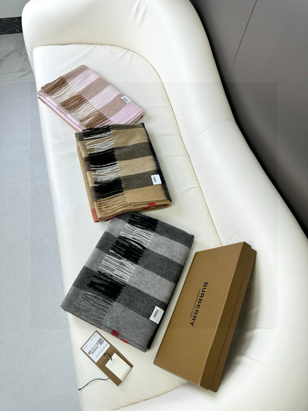 BURBERRY BBR SCARF 200 CM IN CASHMERE 726426