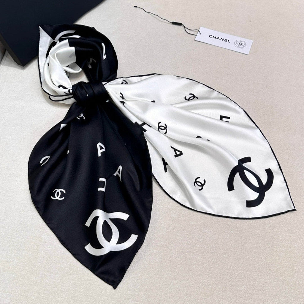 CHANEL 25S SCARF 90 IN SILK 720005