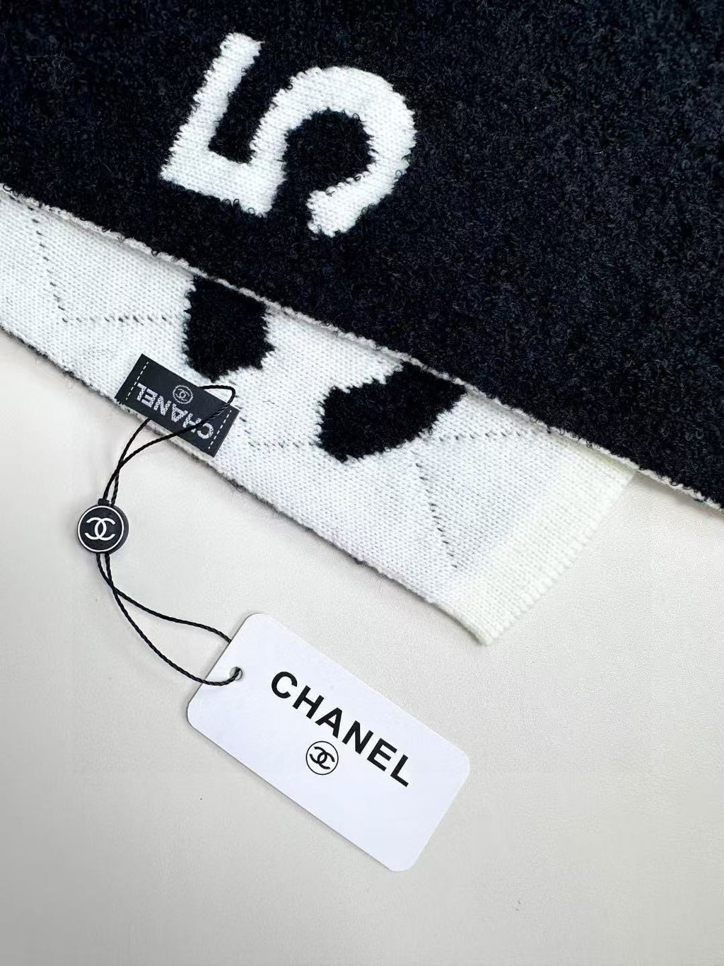 CHANEL 25S SCARF 180 IN CASHMERE 881631