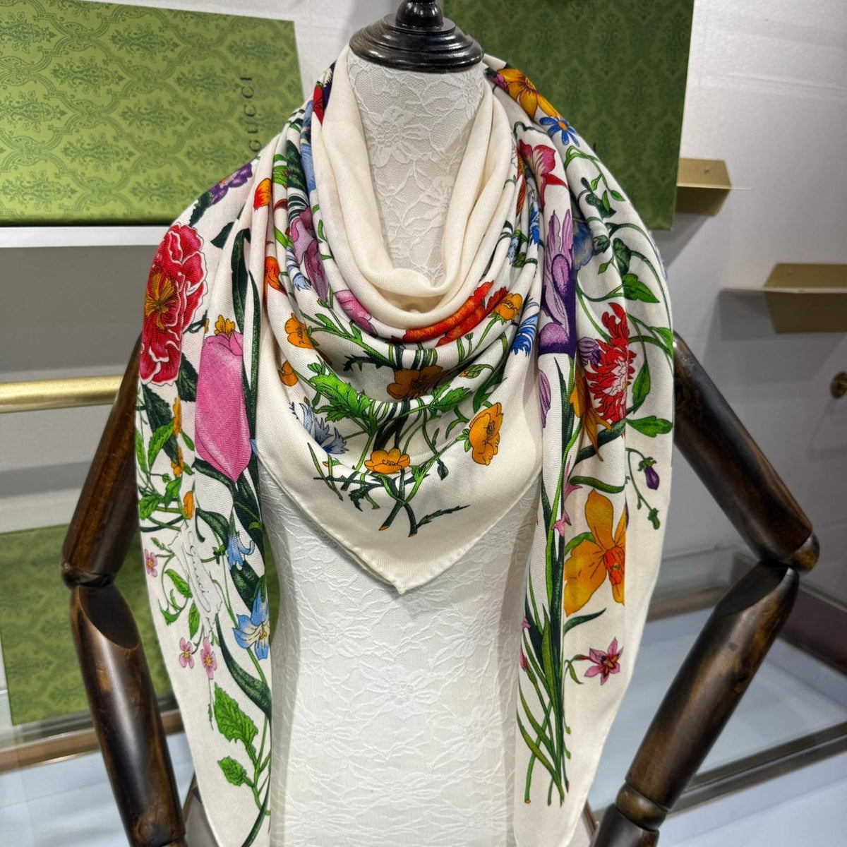 GUCCI 25S SCARF 140 IN CASHMERE 636340