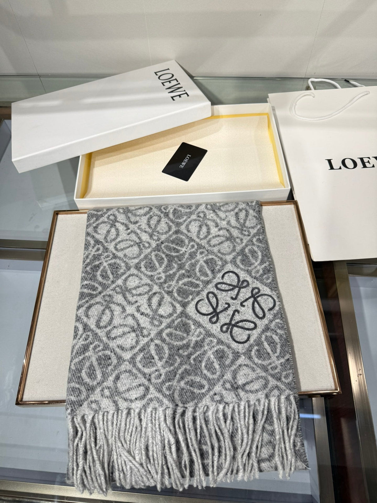 LOEWE 25S SCARF 180 IN CASHMERE WOOL 706574